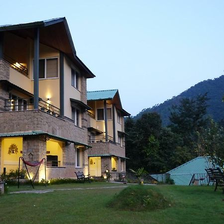 Araiya Palampur Hotel Bagian luar foto