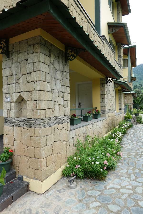 Araiya Palampur Hotel Bagian luar foto