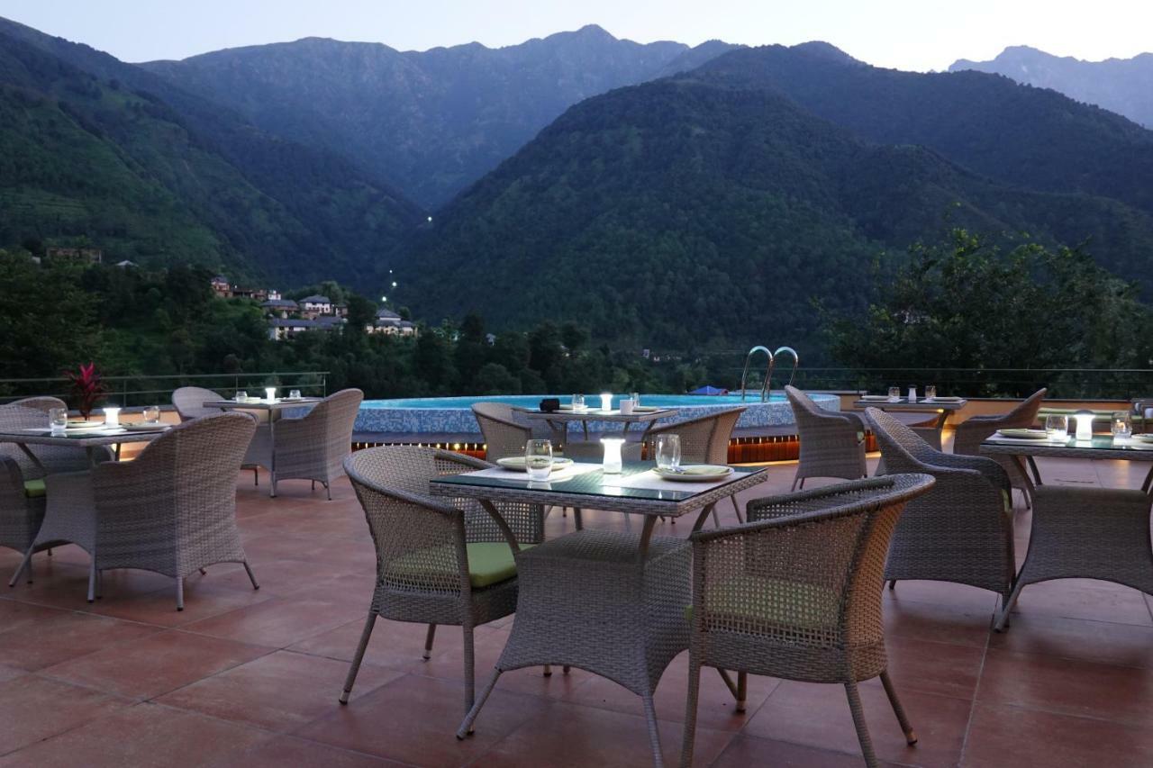 Araiya Palampur Hotel Bagian luar foto