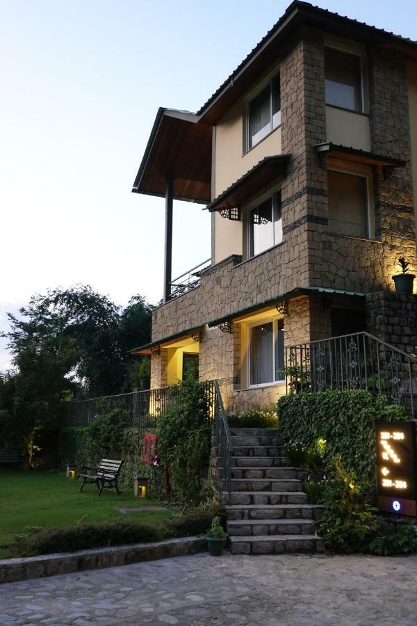 Araiya Palampur Hotel Bagian luar foto